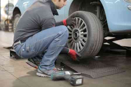A Car Tire that weigh 30kg