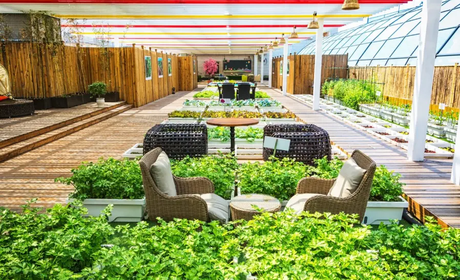 How To Choose Durable And Stylish Commercial Outdoor Furniture