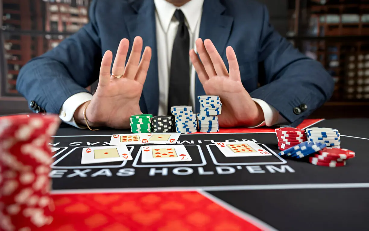 Pros and Cons of Playing Poker in Regulated States