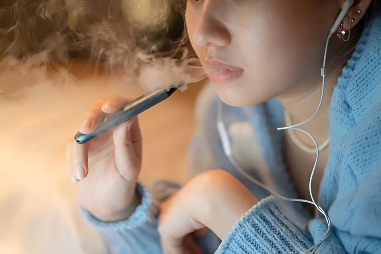 Don't Be Fooled: Why Vapes Are a Dangerous Detour, Not an Escape from Smoking