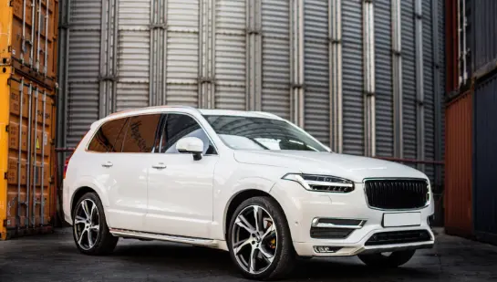 Factors to Consider When Selecting a Luxury Vehicle