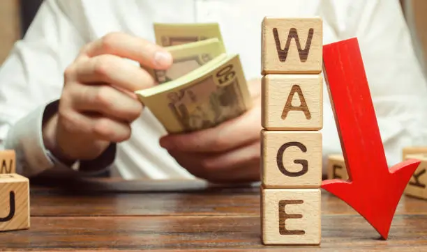The Role of Early Wage Access in Improving Employee Wellbeing